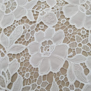 Encaje Bordado Floral Blanco 100% Poliéster, Tela Soluble en Agua para Accesorios de Prendas, Vestidos, Telas y Regalos - Product Image 4