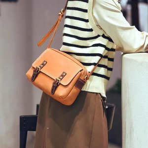 Sac messager unisexe en cuir tanné végétal fait main, fermeture éclair horizontale carrée, écologique, usage quotidien, marron noir - Product Image 1