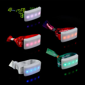 Pulseras LED Intermitentes <span class=keywords><strong>de</strong></span> Alta Calidad para Fiestas, Activadas por Música, con 4 LED, Logotipo Personalizado, Banda Luminosa - Product Image 6