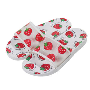 Pantoufles de fruits d'été pour femmes, mode estivale, tongs fraises pour étudiantes, tongs plates à fond souple pour la plage. - Product Image 1