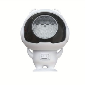 Proyector Navideño de Copos de Nieve con Diseño de Astronauta, 16 Patrones LED Únicos, Alimentado por USB, Luces Giratorias para Decoración de Dormitorios y Exteriores - Product Image 5