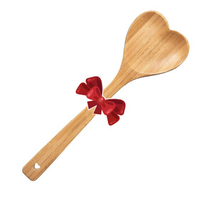 Cuchara de bambú en forma de corazón con lazo rojo, utensilio de cocina decorativo para cocinar y regalar. - Product Image 1