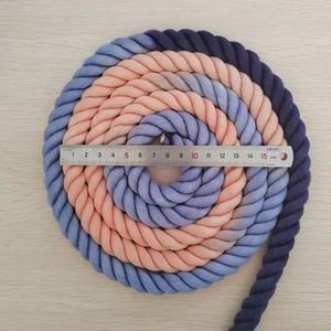 <span class=keywords><strong>Corde</strong></span> ronde <span class=keywords><strong>en</strong></span> coton épais de couleurs personnalisées bricolage décoration <span class=keywords><strong>arc</strong></span>-<span class=keywords><strong>en</strong></span>-<span class=keywords><strong>ciel</strong></span> couleurs <span class=keywords><strong>corde</strong></span> pour lacets de chaussures/<span class=keywords><strong>corde</strong></span> <span class=keywords><strong>en</strong></span> macramé - Product Image 4