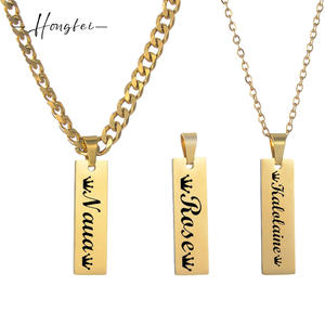 Collar de acero inoxidable con letra grabada personalizada, cadena cubana de estilo simple, colgante cuadrado, Collar chapado en oro para parejas - Product Image 2