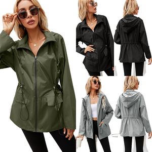 Veste de sport d'extérieur tendance 2026 pour femme, à capuche, imperméable, en nylon/coton, imprimé léopard, infroissable, pour l'été - Product Image 1