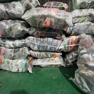 Calzado Deportivo Infantil Usado, Grado A, Duradero, Cómodo, Zapatillas Deportivas de Segunda Mano, Estilo Baloncesto, Ecológico, Económico - Product Image 1