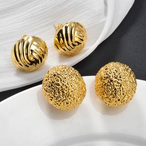 Pendientes de Botón de Lujo para Mujer, Pendientes de Botón Esféricos de Cobre con Textura Plegada de Zeadear Jewelry - Product Image 2