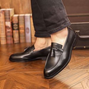 Mocassins pour hommes en cuir véritable de haute qualité, style rétro de luxe, à pampilles, antidérapants, chaussures décontractées - Product Image 5