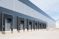 Almacén/Oficina con Estructura de Acero de Gran Tamaño y Diferentes Anchos Coaxiales