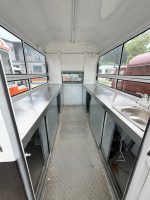 Camion de vente ambulante électrique à 3 roues en acier inoxydable pour la vente de crème glacée et de nourriture, chariot de restauration mobile pour une utilisation multi-scènes