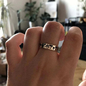 Anillo con diseño de hongo en relieve para mujer, tono negro antiguo, estilo vintage, accesorios de uso diario - Product Image 3
