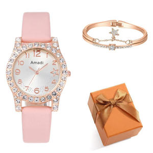 Amadi Montres décontractées à quartz de luxe pour femmes Nouveau boîtier rond simple et léger avec bracelet en cuir allié Cadran à breloques Coffret cadeau Ensemble de cinq - Product Image 6