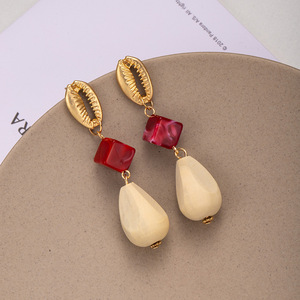 Vintage Minimalist Küpeler Ahşap Su Damlası Reçine Küpeler - Product Image 3