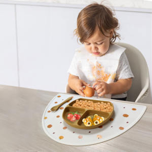 Nouveau set de table en silicone 30*48 cm, anti-salissure et anti-huile, tapis de chaise en gel de silice facile à nettoyer pour bébé, imprimé en silicone personnalisé - Product Image 5