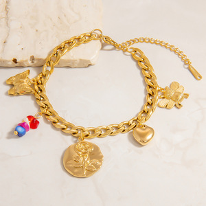 Bracelet à breloques tendance plaqué or avec chaîne de perles et pendentif trèfle à quatre feuilles – Bijou cadeau - Product Image 2