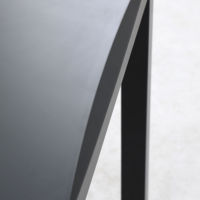 Table à manger rectangulaire longue en MDF noir, style minimaliste moderne, 4 à 6 places, avec base en métal thermolaqué, vente en gros directe usine