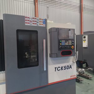 Moteur universel horizontal TCK56A pour tour, à broche unique, de moyenne capacité, haute précision et économe en énergie pour le travail des métaux - Product Image 3