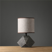 Lampe de table en résine géométrique vintage de haute qualité avec abat-jour, lampe de chevet nordique pour la maison et l'hôtel