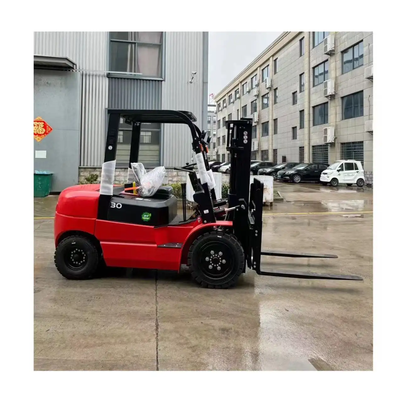 2.5 ton diesel forklift for stacking large cargoes with 5.5 meters lifting height