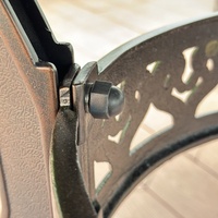 Vente en gros de tables et de chaises en fonte d'aluminium, ensemble de table à manger pour terrasse extérieure, une table et quatre chaises pour un usage urbain en ville