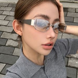 Gafas de Sol Retro de Moda con Logotipo Personalizado, Estilo Punk Y2K para Hombre, Lentes UV400 Negras Plateadas, Montura de Aleación, Gafas de Sol de Ojo de Gato para Mujer - Product Image 1