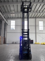 Chariot élévateur à contrepoids électrique au lithium de 2 tonnes, équipement de manutention de matériaux d'entrepôt