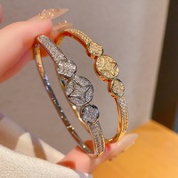 Luxuriöses CZ-Stern-Armband für Damen, 18K vergoldet, zierliches Zirkon-Armband, verstellbar, anlaufgeschützt, modischer Alltagsschmuck, Geschenk
