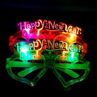 Lunettes LED lumineuses pour le Nouvel An espagnol, monture en forme de cœur, lunettes clignotantes pour les fêtes du Nouvel An, accessoires de fête