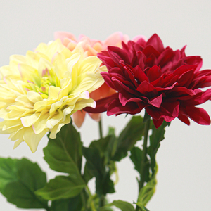 Vente de gros <span class=keywords><strong>Dahlia</strong></span> Fleurs artificielles Real Touch Hydratant pour l'entrée de la maison Décoration de salle de mariage Noël - Product Image 1