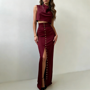 Ensemble deux pièces pour femme : Crop top à col montant sans manches et jupe longue assortie avec fente latérale et détails boutonnés – Tenue de soirée formelle – OEM ODM Personnalisé - Product Image 1