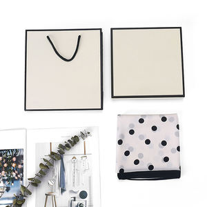 Boîte carrée personnalisée pour foulard en soie Boîte cadeau d'emballage simple pour foulard en soie - Product Image 1