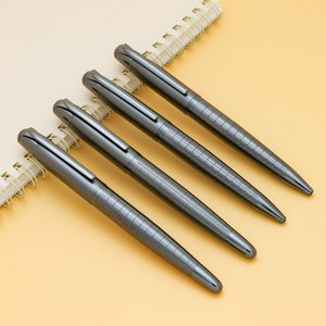 Bolígrafo Metálico con Diseño Clásico <span class=keywords><strong>de</strong></span> Cuadrícula, Disponible en Opciones <span class=keywords><strong>de</strong></span> Pluma Estilográfica y Bolígrafo Retráctil, Ideal para Escritura en la Oficina - Product Image 1