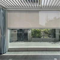Pergola en aluminium résidentielle Yimu avec toit rétractable motorisé à commande à distance, écran latéral et auvent pare-soleil