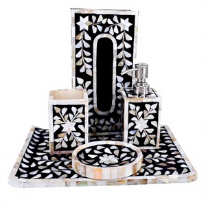 Ensemble de salle de bain cinq pièces en nacre de designer avec plateau et drain, boîte à mouchoirs 100 % naturelle de haute qualité - Product Image 1