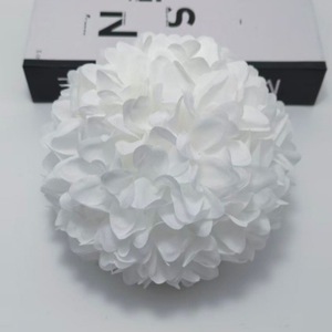 Flor Artificial de Tela Marrón y Blanca Hecha a Mano para Decoración de Bodas y Fiestas, Margarita de Seda de 6.5 Pulgadas - Product Image 4