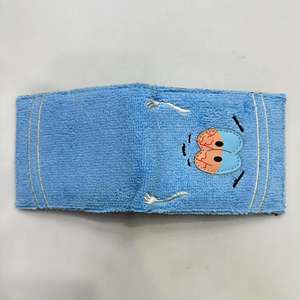 Cartera corta de cuero con diseño de Anime South Towelie, con múltiples ranuras para tarjetas y monedero, ideal como regalo para fans. - Product Image 4