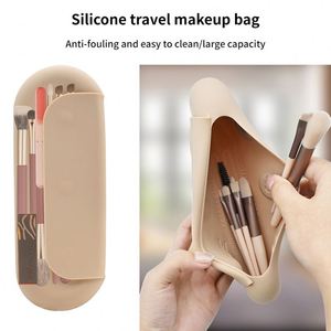 Sac de maquillage portable en silicone pour les voyages, sac de rangement pour les outils de beauté et les pinceaux de maquillage - Product Image 3