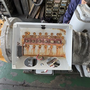 Compresor de tornillo semihermético de refrigeración Fusheng BSR424 WA usado barato 380V-60Hz para refrigeración por agua R134a a la venta - Product Image 2