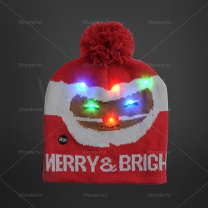 Bonnets courts en tricot lumineux à LED avec <span class=keywords><strong>pompon</strong></span>, chapeaux d'hiver festifs avec décorations de Noël pour les fêtes - Product Image 5