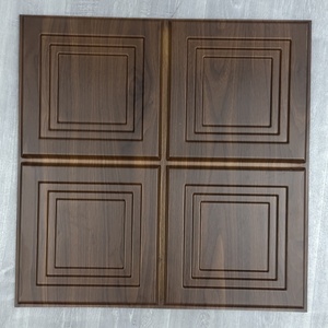 Panneaux muraux 3D à prix d'usine, imitation bois noir, carreaux intérieurs, plafond, panneau décoratif en PVC pour salon, <span class=keywords><strong>fond</strong></span> <span class=keywords><strong>de</strong></span> canapé - Product Image 1