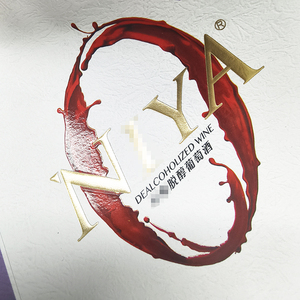 Etichette per Vino di Lusso Personalizzate con Texture, Goffratura e Stampa a Caldo, Rivestimento UV per Bottiglie di Whisky, <span class=keywords><strong>Vodka</strong></span> e Liquori - Product Image 5