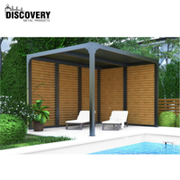 Pergola moderne en aluminium avec toit rétractable électriquement, idéale pour les patios extérieurs et les abris de voiture