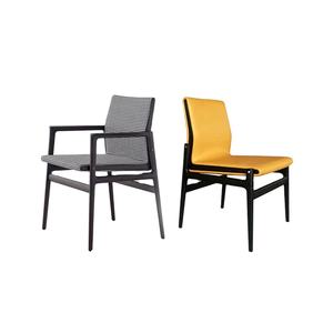 Ensemble de meubles de salle à manger décontractés chaises en bois spacieuses et confortables pour la maison ou l'appartement pour <span class=keywords><strong>bar</strong></span> à la maison - Product Image 1