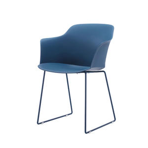 Forman-Silla de comedor de plástico francés para interiores, muebles de brazo de silla estilo minimalista rústico, con diseño de tienda de pizza - Product Image 2