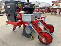 Semoir de précision à 2 rangs traîné par tracteur avec réservoir d'engrais plus grand et largeur de travail de 1200 mm
