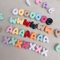 Perles en acrylique opaques de 26 mm en forme de lettres bulles A-Z, colorées et épaisses, pour la création de bracelets personnalisés, stylos perlés et bijoux DIY (vente en gros)