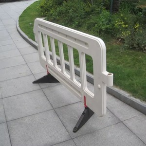 Barrière de circulation en plastique blanc CITICITY DW-M06 pour allée, longueur 2000 mm, hauteur 1000 mm - Product Image 3