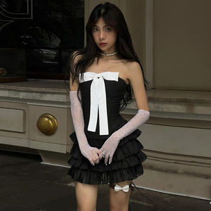 Robe bustier noire style fille française avec nœud, mini-robe en maille superposée, taille ajustée, romantique pour soirée d'été - Product Image 1