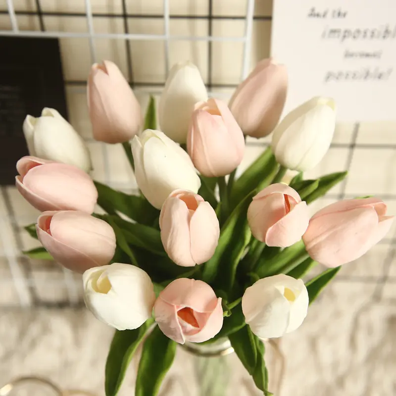 Venda quente de flores artificiais por atacado de tulipas artificiais de PU para decoração de casa de casamento para sala de estar