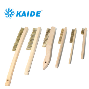 Brosses en fil <span class=keywords><strong>de</strong></span> cuivre et <span class=keywords><strong>de</strong></span> <span class=keywords><strong>laiton</strong></span> les plus populaires avec manche en bois pour l'industrie, certifiées ISO - Product Image 5